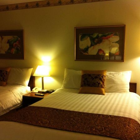 Redwood Motor Inn Брендон Екстер'єр фото