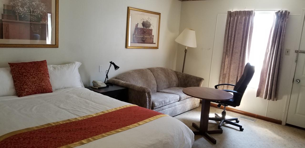 Redwood Motor Inn Брендон Екстер'єр фото