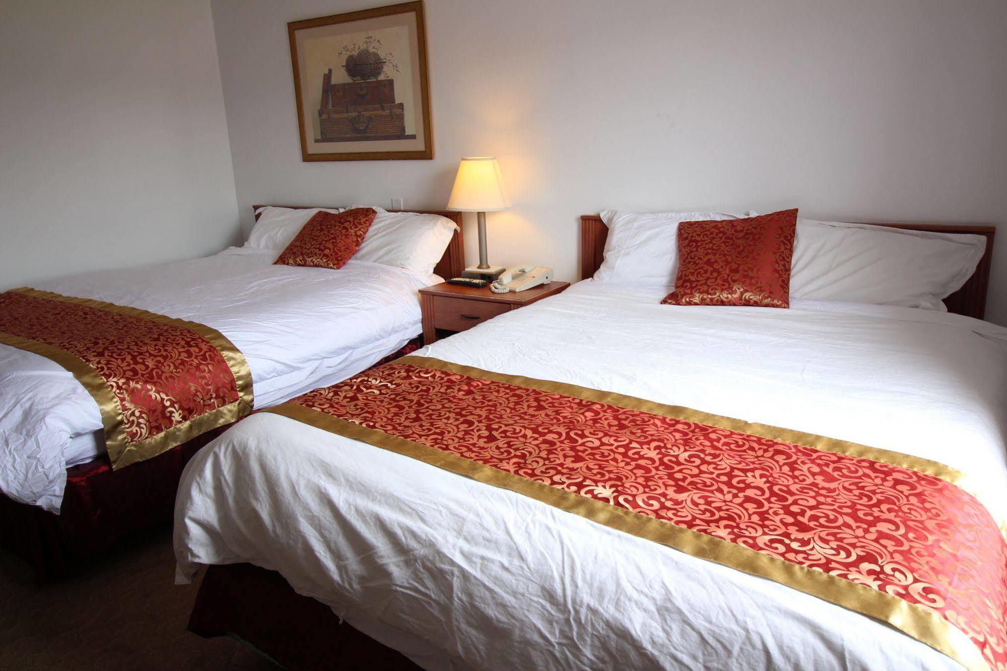 Redwood Motor Inn Брендон Екстер'єр фото